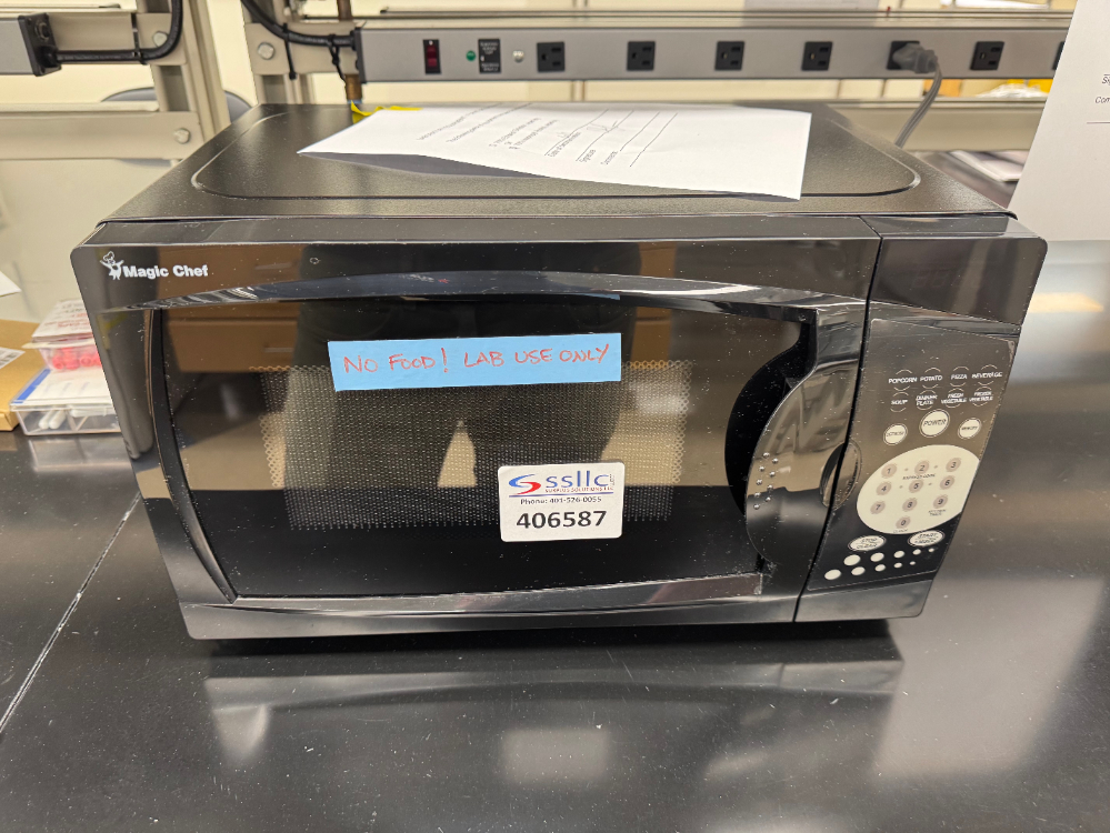 Image of Magic Chef Microwave Oven
